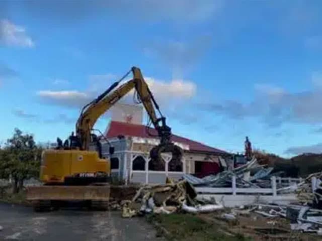 Démolition d'un restaurant en Essonne