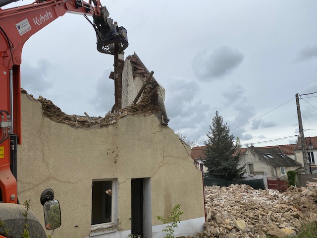 travaux de démolition d'une maison individuelle en Essonne