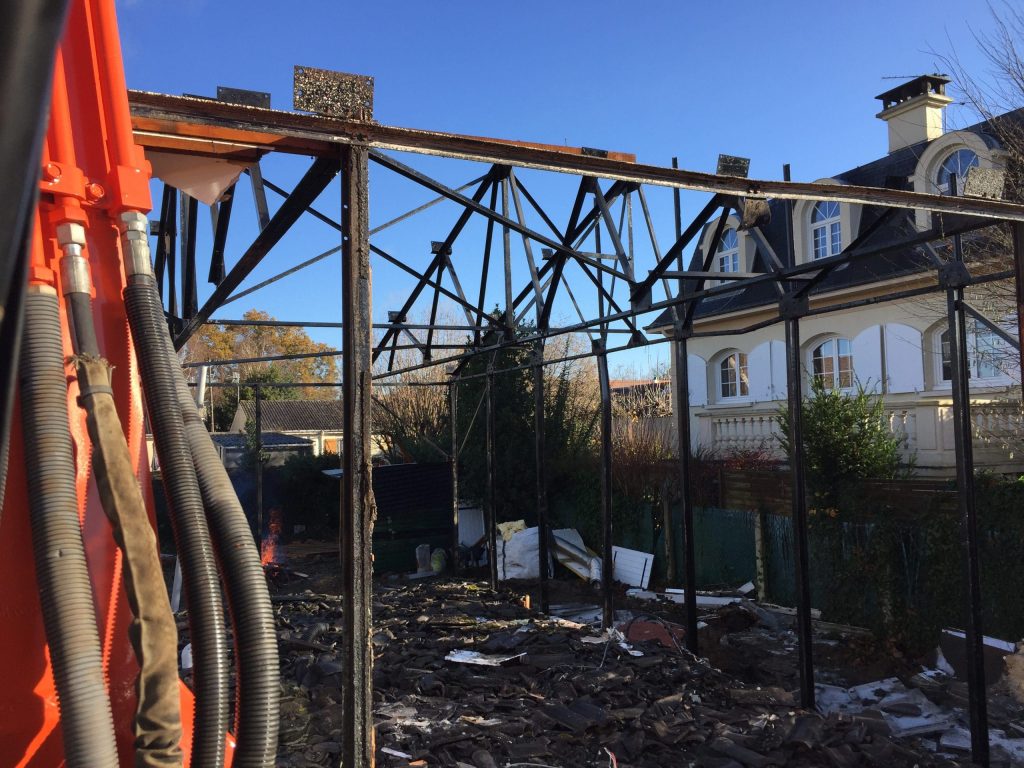 démolition partielle d'un bâtiment