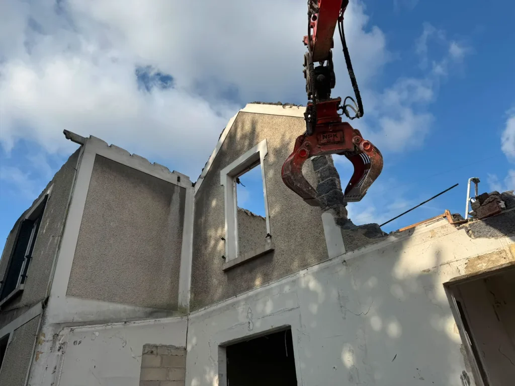 Démolition d'une maison à Villeneuve-Saint-Georges