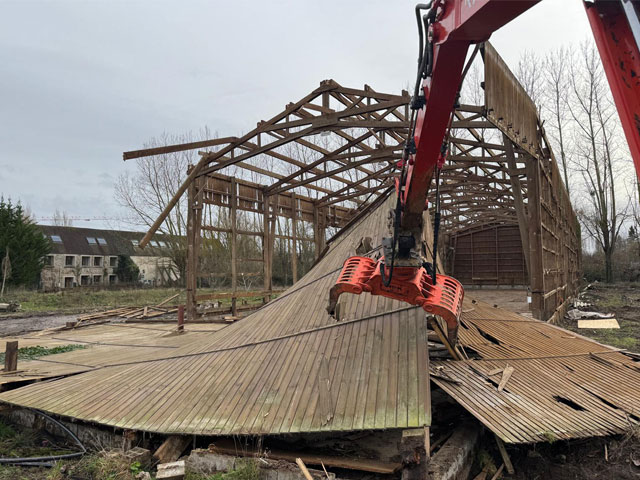 Démolition d'un bâtiment industriel