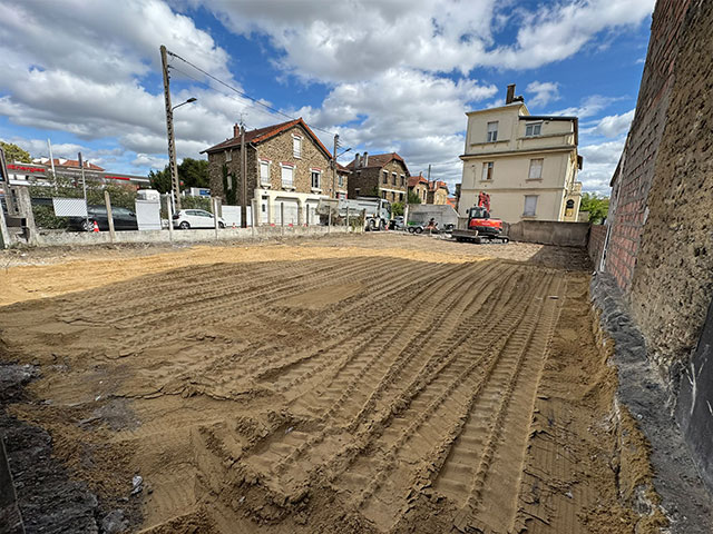 Remblaiement de terre après une démolition